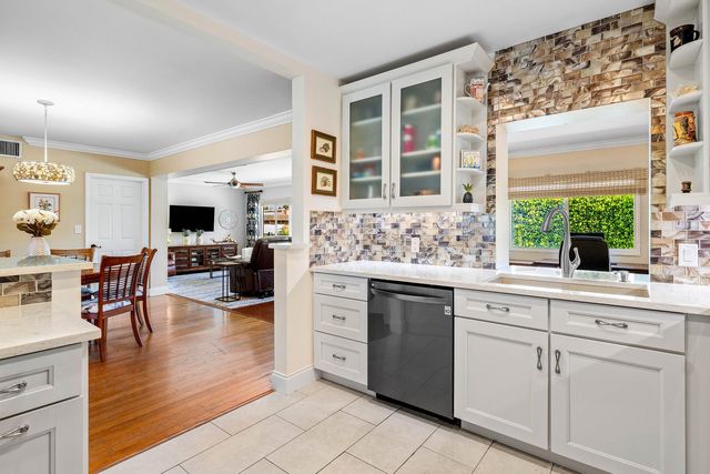 865 NE 5th Street, Deerfield Beach, FL 33441