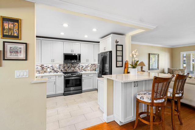 865 NE 5th Street, Deerfield Beach, FL 33441