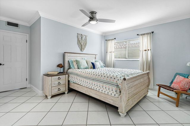 865 NE 5th Street, Deerfield Beach, FL 33441