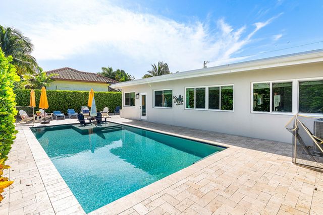 865 NE 5th Street, Deerfield Beach, FL 33441