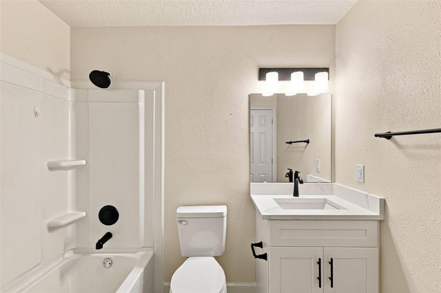 6204 ASHLAND AVENUE, Leesburg, FL 34748