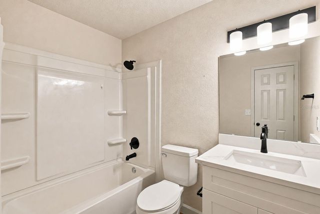 6204 ASHLAND AVENUE, Leesburg, FL 34748