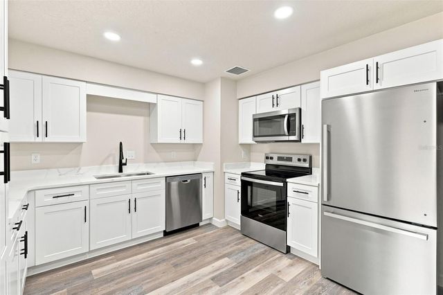 6204 ASHLAND AVENUE, Leesburg, FL 34748
