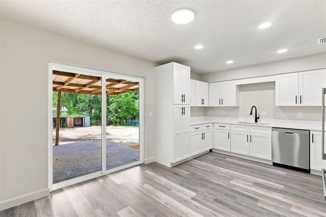 6204 ASHLAND AVENUE, Leesburg, FL 34748