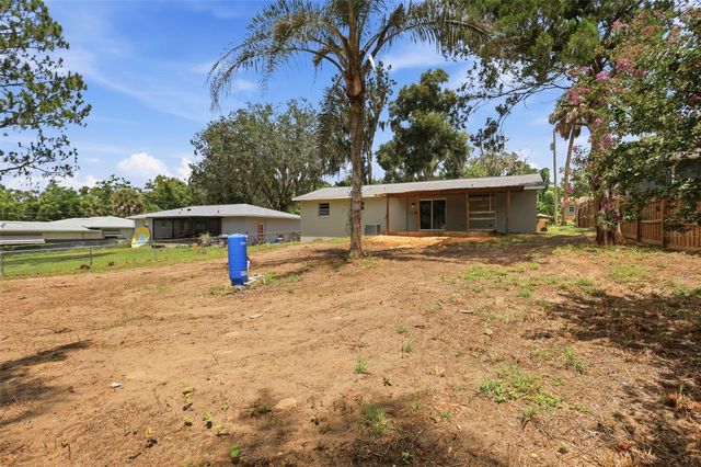 6204 ASHLAND AVENUE, Leesburg, FL 34748