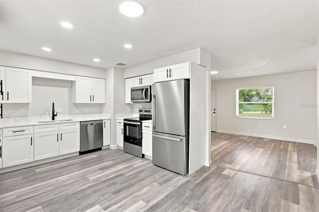 6204 ASHLAND AVENUE, Leesburg, FL 34748