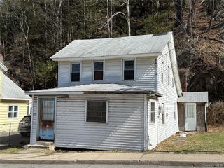 210 center, Ellenville, NY 12428
