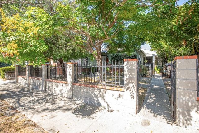 5431 Troost, Valley Village, CA 91601