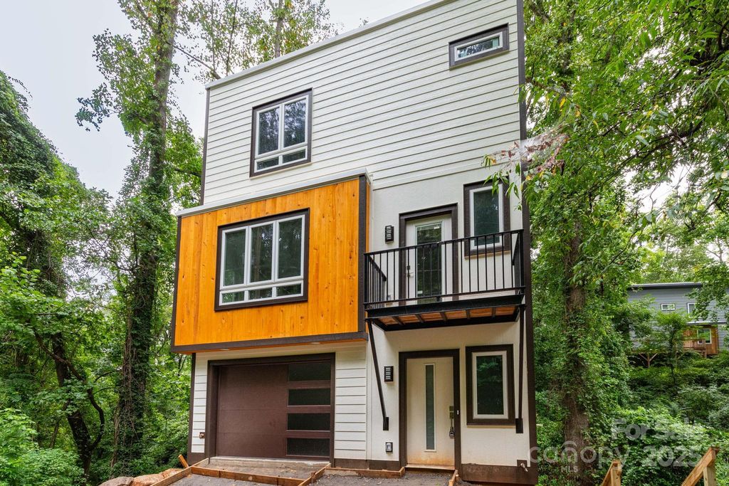 32 Waynesville Avenue, Asheville, NC 28806