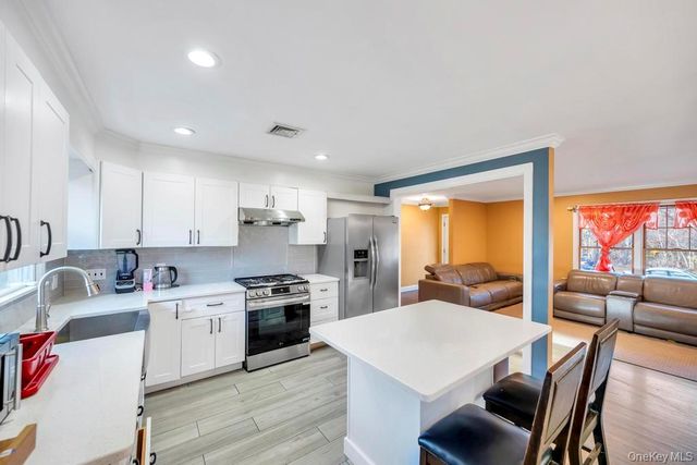 11 Industrial Boulevard, Riverhead, NY 11901