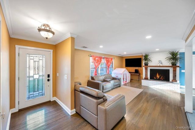 11 Industrial Boulevard, Riverhead, NY 11901