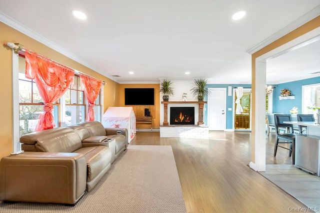 11 Industrial Boulevard, Riverhead, NY 11901