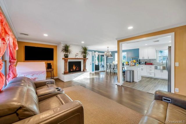 11 Industrial Boulevard, Riverhead, NY 11901