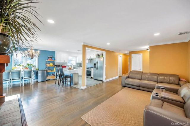 11 Industrial Boulevard, Riverhead, NY 11901