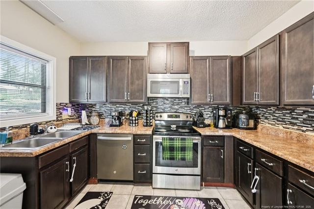 5905 Waters Edge Drive, Fayetteville, NC 28314