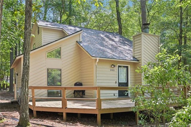 5905 Waters Edge Drive, Fayetteville, NC 28314
