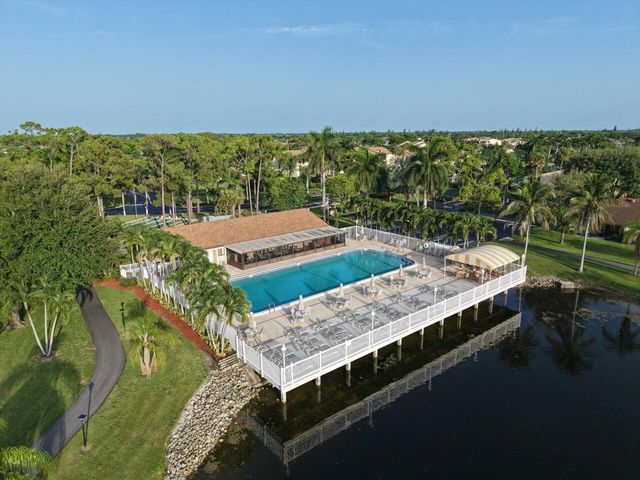 617 SEA PINE Way E1, Greenacres, FL 33415