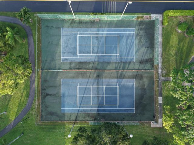 617 SEA PINE Way E1, Greenacres, FL 33415