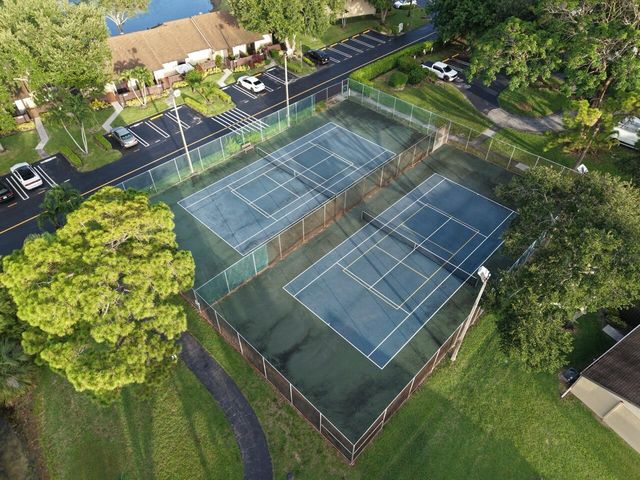 617 SEA PINE Way E1, Greenacres, FL 33415