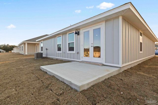 2049 Limpkin St, Cantonment, FL 32533