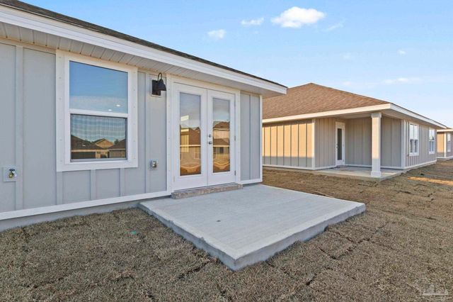 2049 Limpkin St, Cantonment, FL 32533