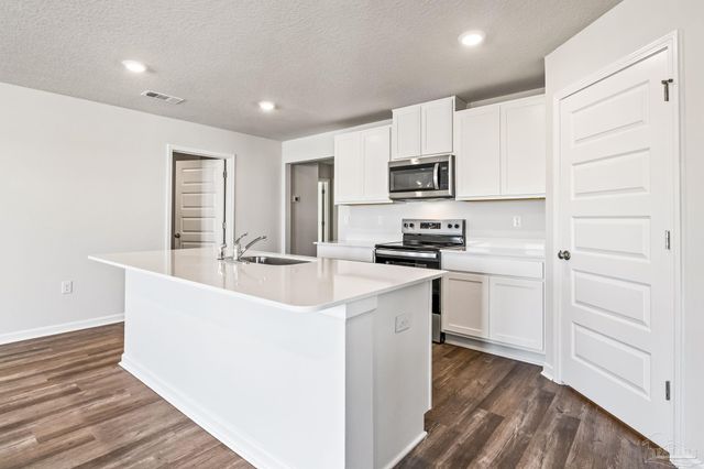 2049 Limpkin St, Cantonment, FL 32533