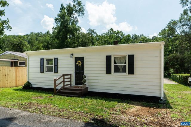 1345 10TH ST, Waynesboro, VA 22980