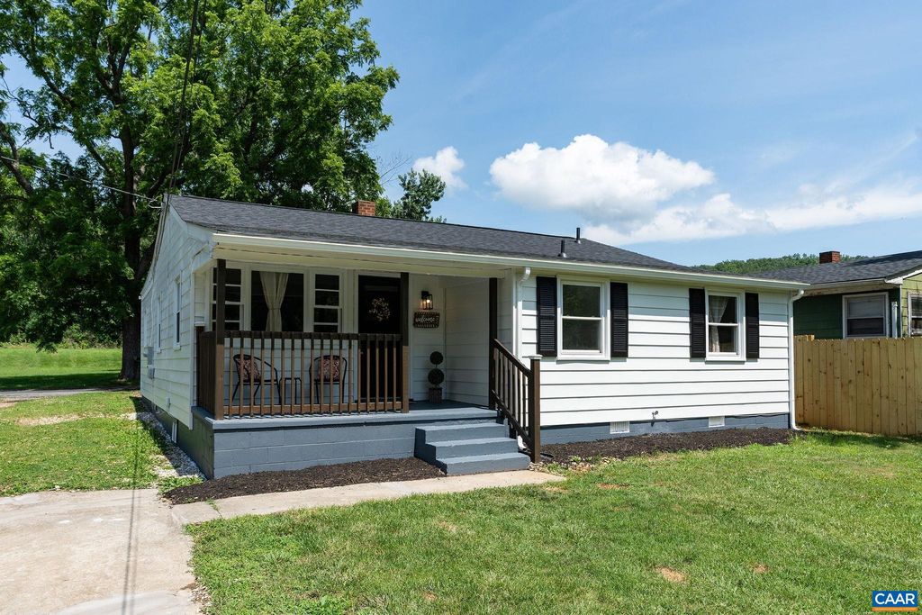 1345 10TH ST, Waynesboro, VA 22980