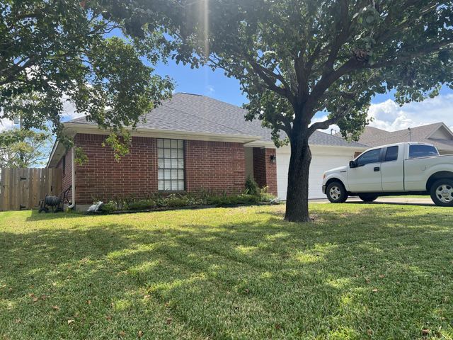 2927 30th Ave N, Texas City, TX 77590
