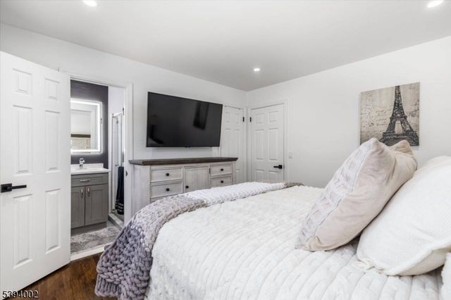 30 Melissa Dr, Totowa Boro, NJ 07512