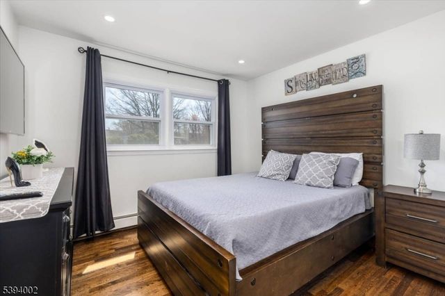 30 Melissa Dr, Totowa Boro, NJ 07512