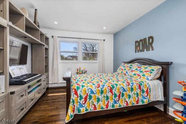 30 Melissa Dr, Totowa Boro, NJ 07512