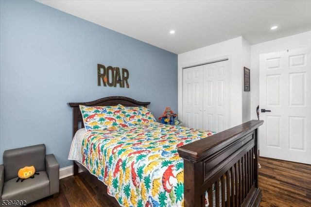 30 Melissa Dr, Totowa Boro, NJ 07512