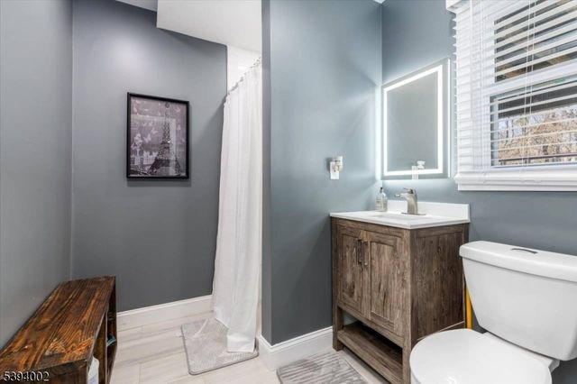 30 Melissa Dr, Totowa Boro, NJ 07512