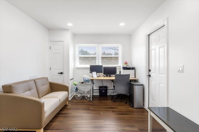 30 Melissa Dr, Totowa Boro, NJ 07512