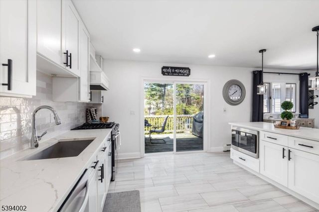 30 Melissa Dr, Totowa Boro, NJ 07512