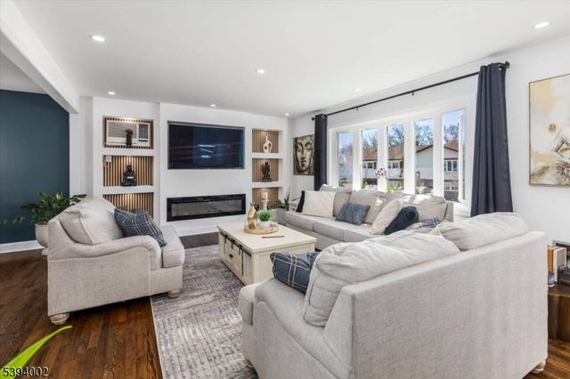 30 Melissa Dr, Totowa Boro, NJ 07512