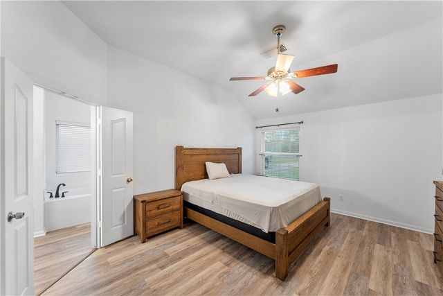 118 Pin Oak Lane, Hempstead, TX 77445