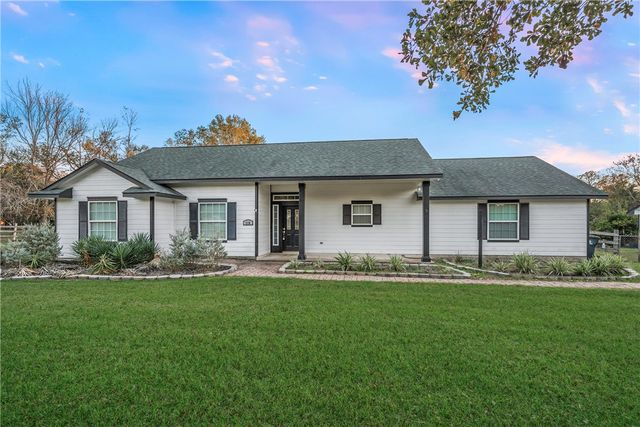 118 Pin Oak Lane, Hempstead, TX 77445