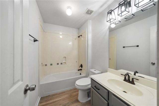 118 Pin Oak Lane, Hempstead, TX 77445