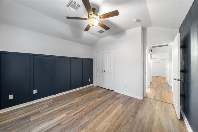 118 Pin Oak Lane, Hempstead, TX 77445