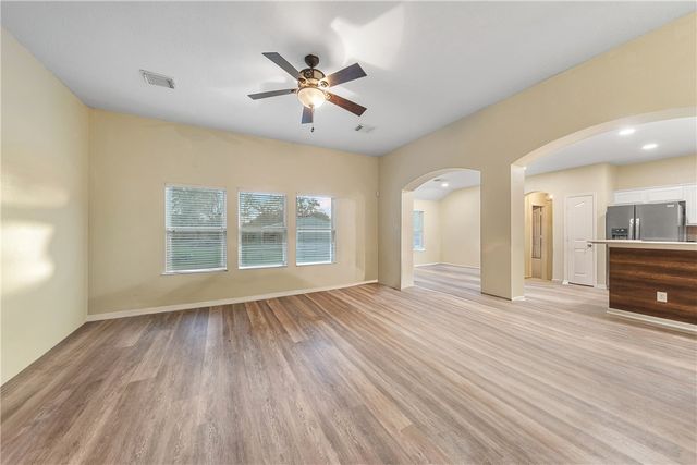 118 Pin Oak Lane, Hempstead, TX 77445