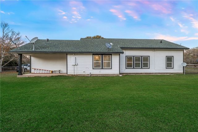 118 Pin Oak Lane, Hempstead, TX 77445