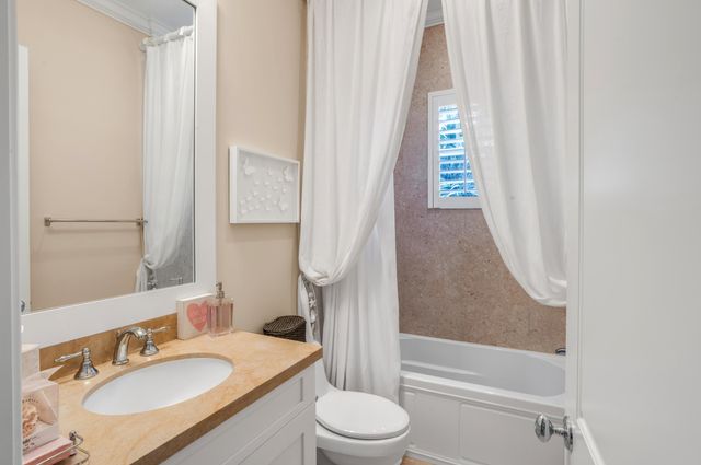 110 SEA Lane, Delray Beach, FL 33483