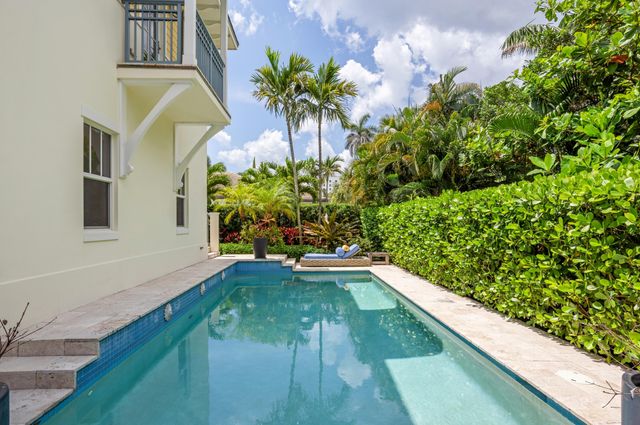 110 SEA Lane, Delray Beach, FL 33483