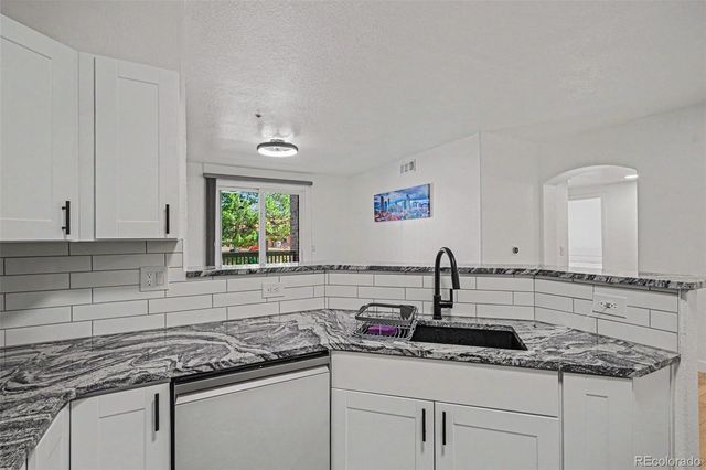 1691 W Canal Circle 1115, Littleton, CO 80120
