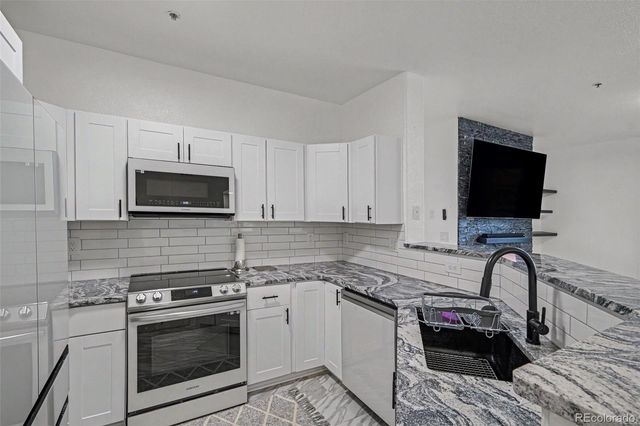 1691 W Canal Circle 1115, Littleton, CO 80120