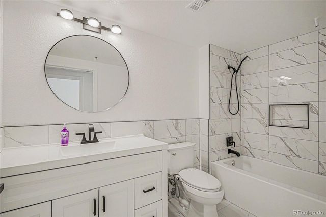 1691 W Canal Circle 1115, Littleton, CO 80120