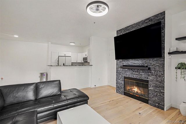 1691 W Canal Circle 1115, Littleton, CO 80120