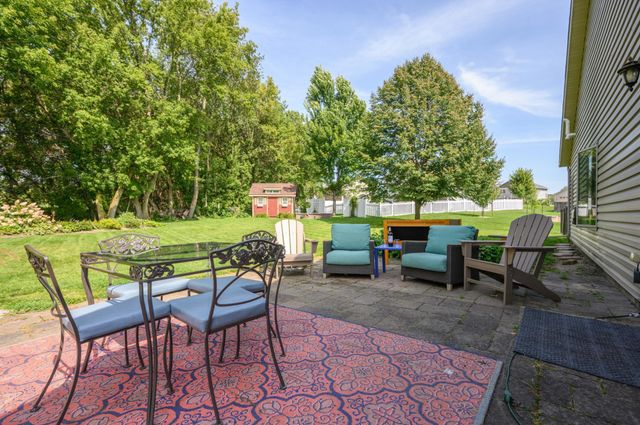 255 Golden Bear Lane, Zumbrota, MN 55992